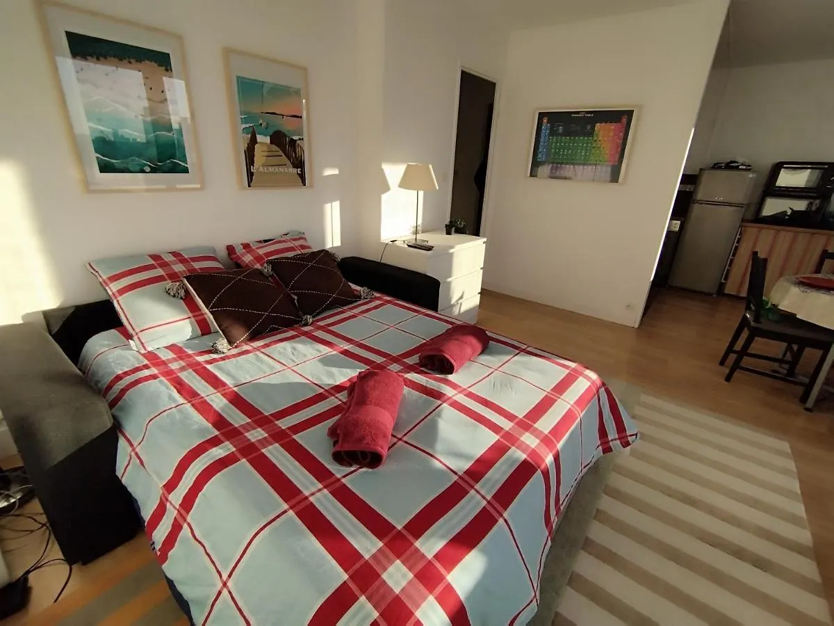 Charming 50M² Flat In Montparnasse, Quiet & Bright Apartment Paris France